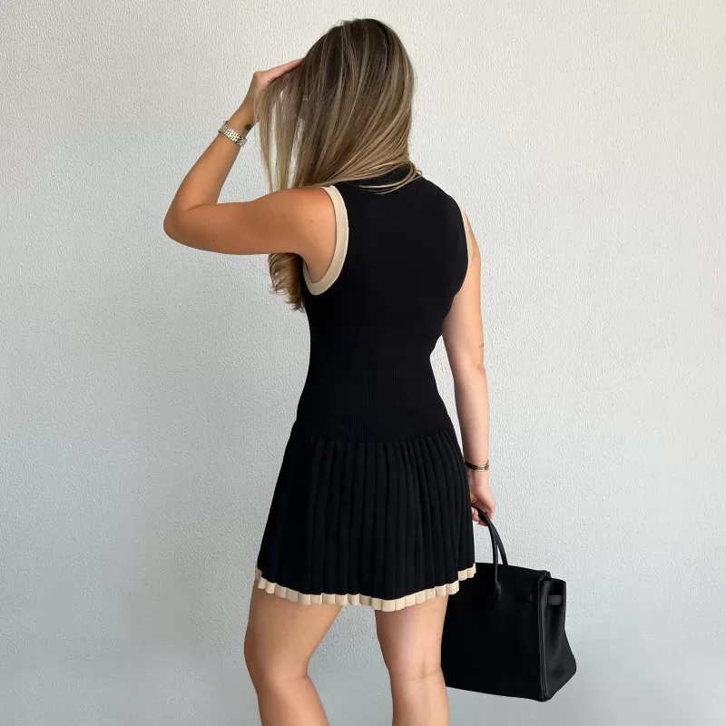 Discount Lounge Underwear Gestricktes Faltenkleid Mit Hohem Ausschnitt - Schwarz